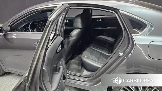 Kia The New K3 2nd generation 2023 Серый из Кореи, фото 3