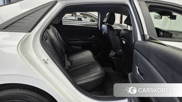 Hyundai Avante Hybrid (CN7) 2022 Белый из Кореи, фото 3