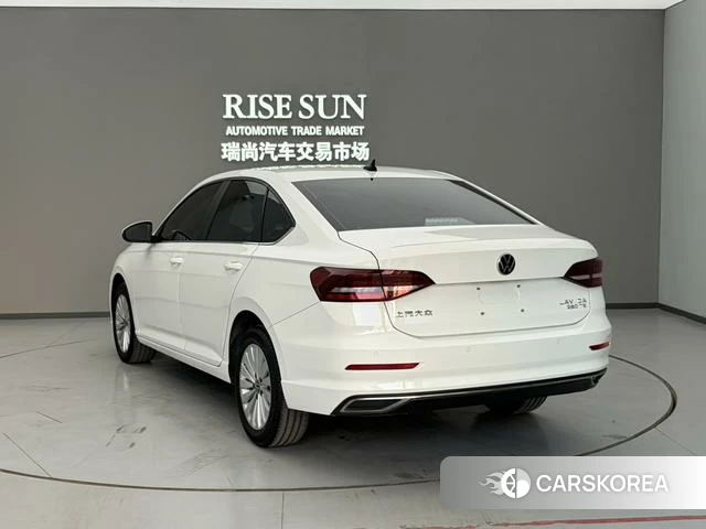 Volkswagen Lavida 2021 Белый из Китая, фото 3