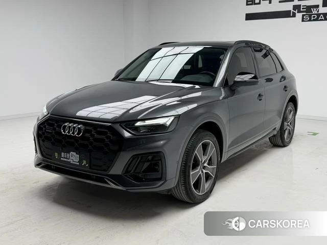 Audi Q5L 2021 Темно-серый из Китая, фото 3