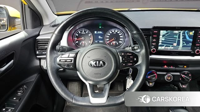 Kia Stonic 2018 Желтый из Кореи, фото 3