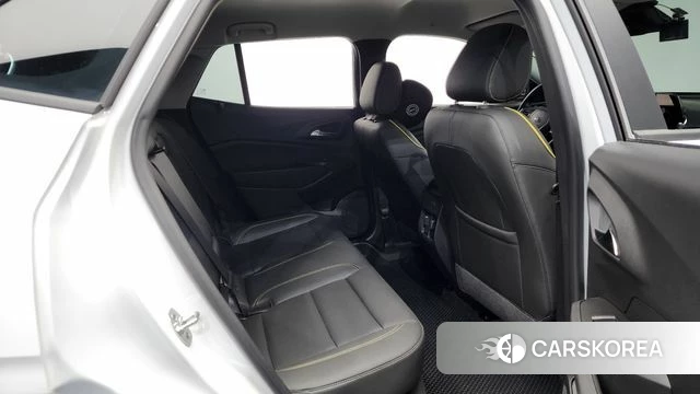 Chevrolet (GM Daewoo) Trax Crossover 2024 Белый из Кореи, фото 3