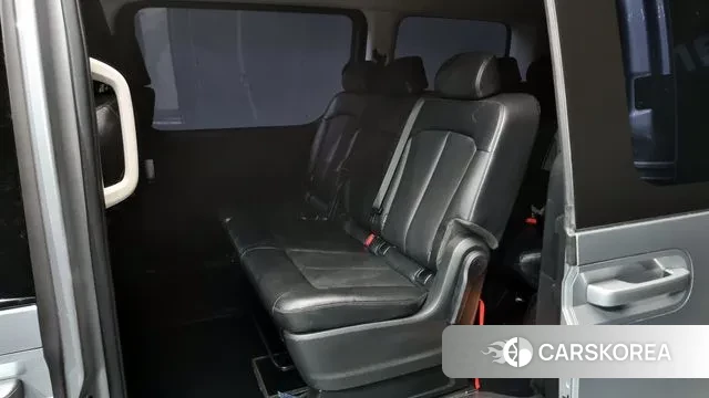 Hyundai Staria 2023 Серебряный из Кореи, фото 3