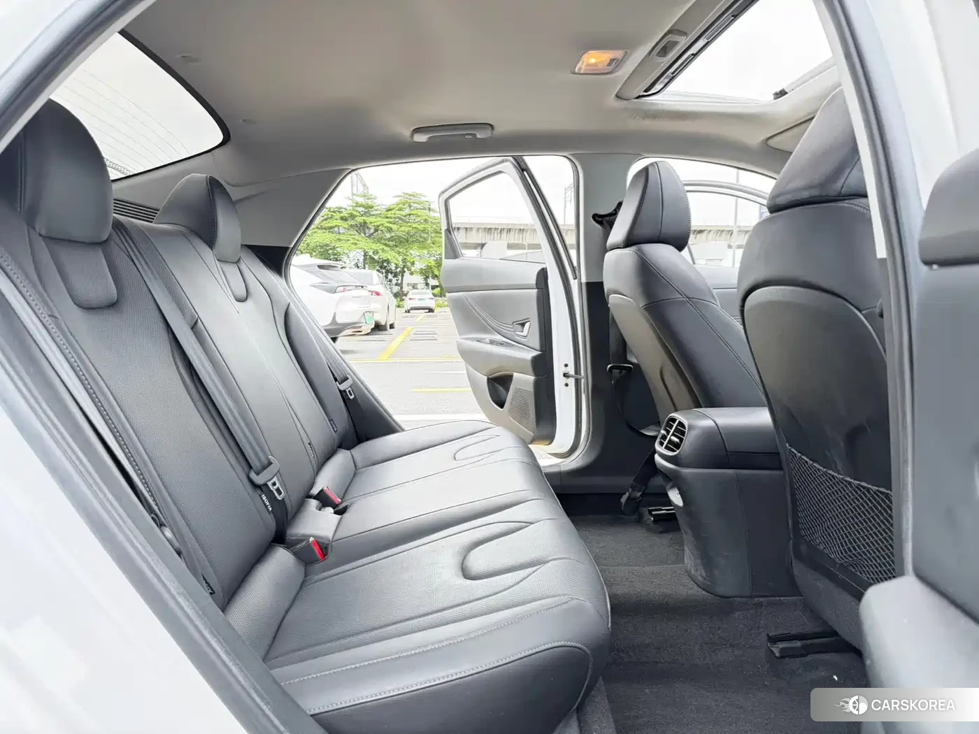 Hyundai Elantra 2022 Белый из Китая, фото 3