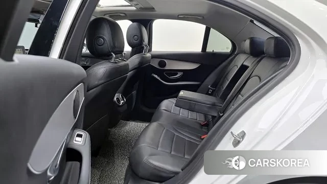 Mercedes-Benz C-Class W205 2018 Белый из Кореи, фото 3