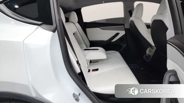 Tesla Model Y 2025 Белый из Кореи, фото 3