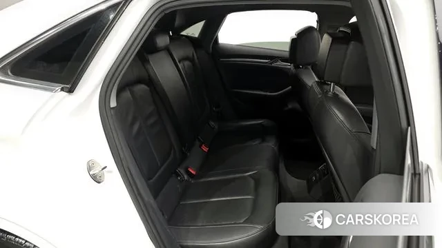 Audi New A3 2018 Белый из Кореи, фото 3