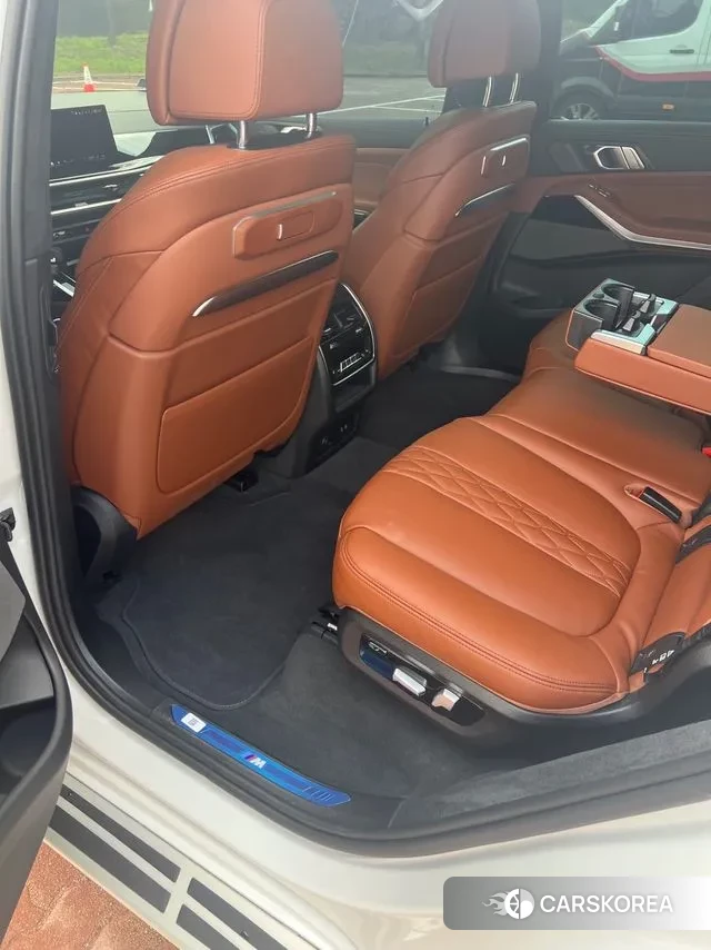 BMW X7 (G07) 2024 Белый из Кореи, фото 3