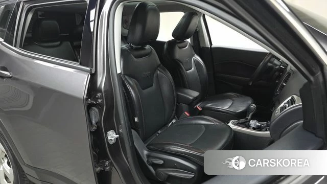 Jeep Compass 2nd Generation 2018 Серый из Кореи, фото 3