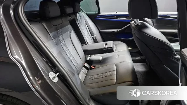 BMW 5 Series (G30) 2023 Серый из Кореи, фото 3