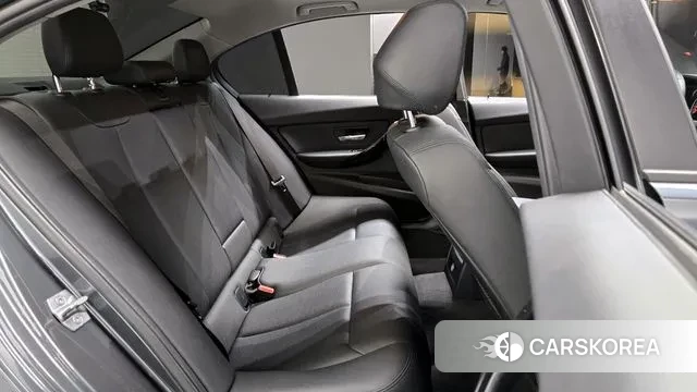 BMW 3 Series (F30) 2018 Серый из Кореи, фото 3