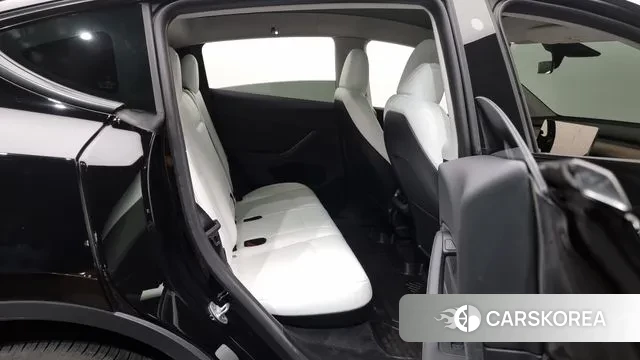 Tesla Model Y 2023 Черный из Кореи, фото 3