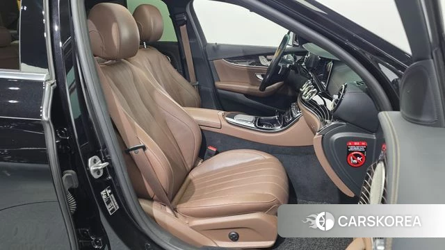 Mercedes-Benz E-Class W213 2021 Черный из Кореи, фото 3