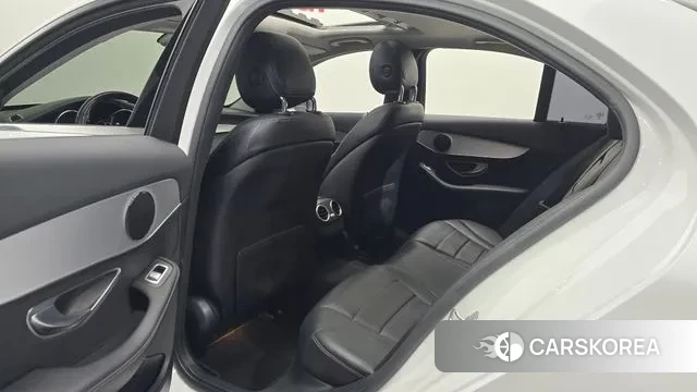 Mercedes-Benz C-Class W205 2018 Белый из Кореи, фото 3