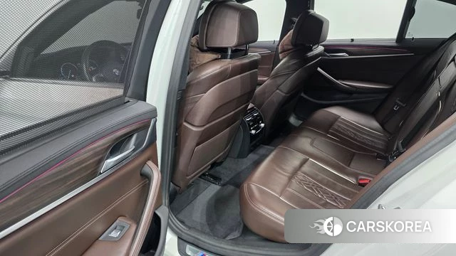 BMW 5 Series (G30) 2019 Белый из Кореи, фото 3