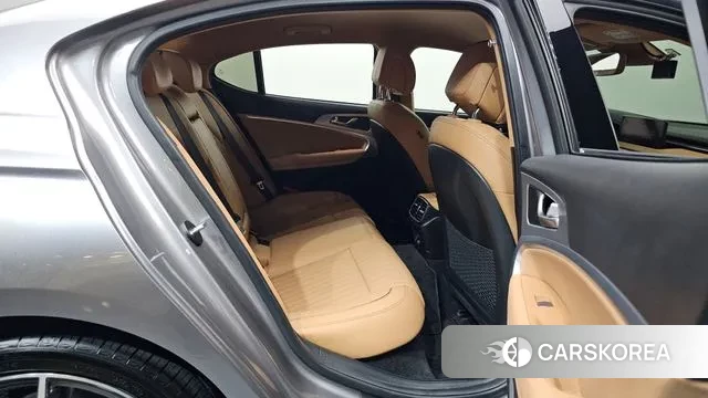 Genesis The New G70 2023 Серебристо-серый из Кореи, фото 3