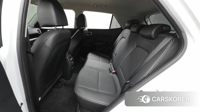 Hyundai Venue 2023 Белый из Кореи, фото 3