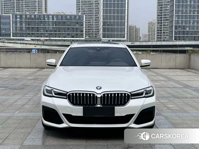 BMW 5 series 2021 Белый из Китая, фото 3