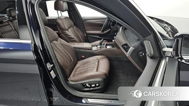 BMW 5 Series (G30) 2020 Черный из Кореи, фото 3