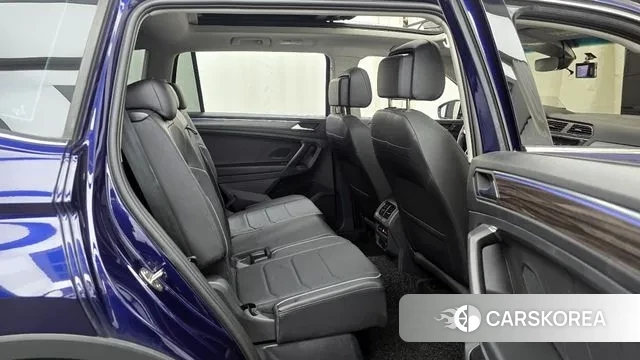 Volkswagen Tiguan Allspace 2023 Синий из Кореи, фото 3