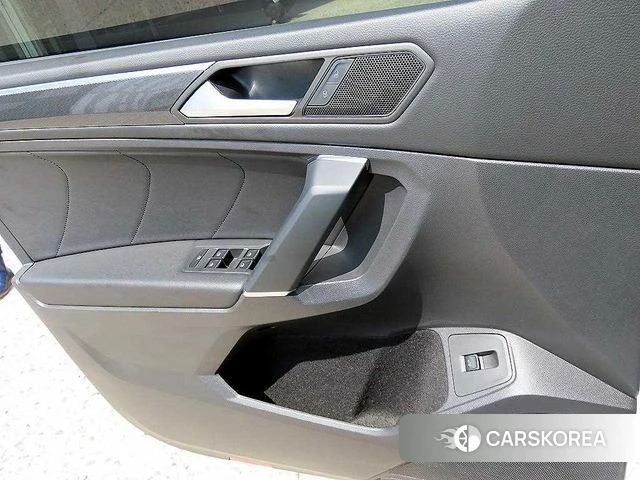 Volkswagen Tiguan Allspace 2020 Белый из Кореи, фото 3