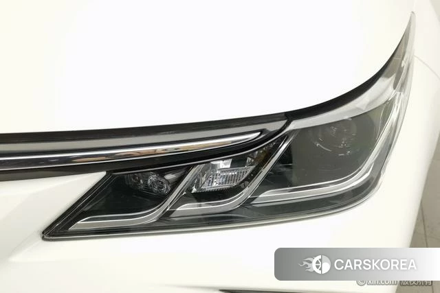 Toyota Corolla 2023 Белый из Китая, фото 3