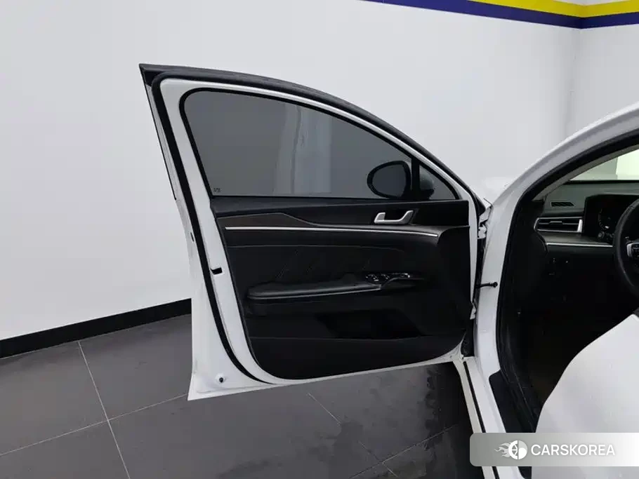 Kia K5 2024 Белый из Китая, фото 3