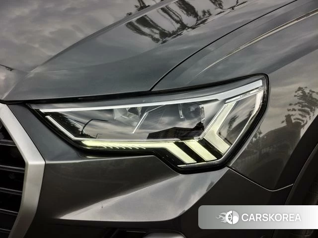 Audi Q3 2023 Темно-серый из Китая, фото 3