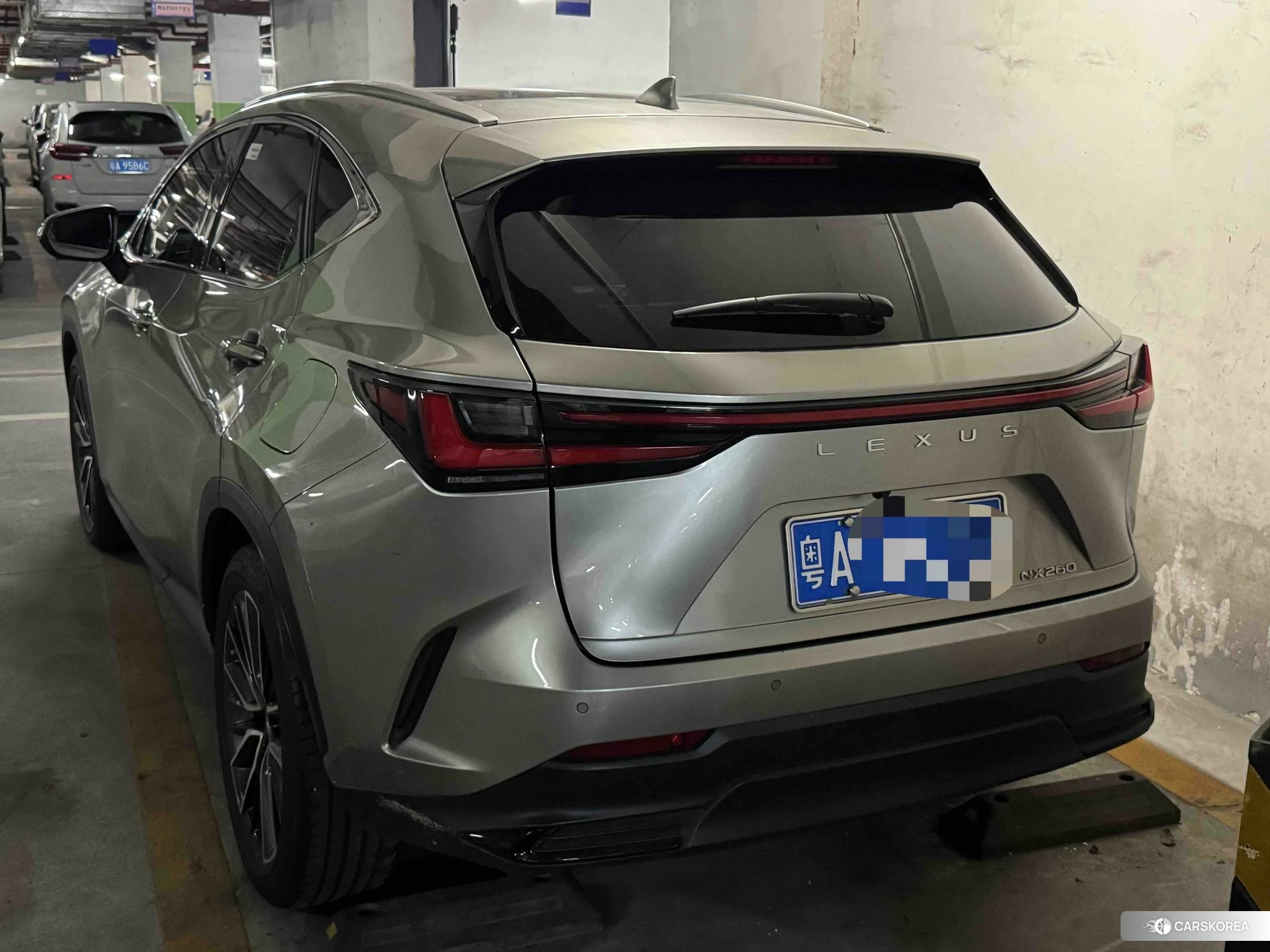 Lexus NX 2021 Серебристо-серый из Китая, фото 3