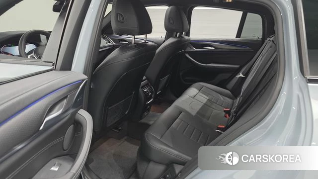 BMW X4 (G02) 2024 Серебристо-серый из Кореи, фото 3