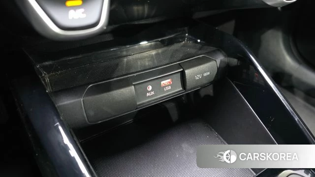 Kia Stonic 2019 Красный из Кореи, фото 3