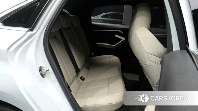 Audi A3 (8Y) 2023 Белый из Кореи, фото 3