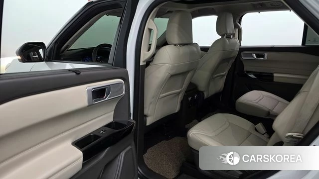 Ford Explorer 6th Generation 2022 Белый из Кореи, фото 3