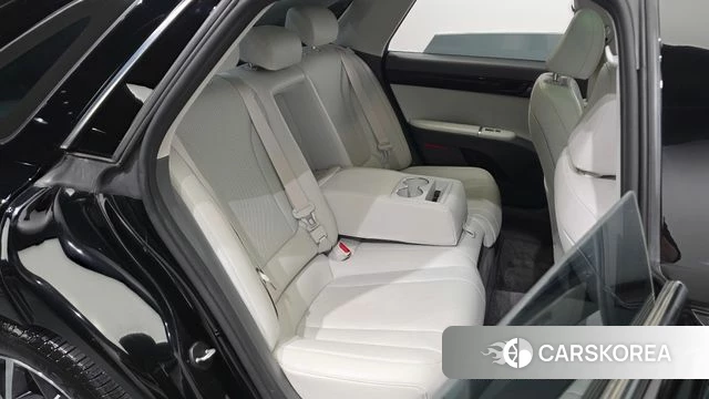 Hyundai Grandeur Hybrid (GN7) 2023 Черный из Кореи, фото 3
