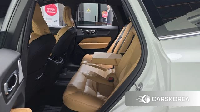 Volvo XC60 second Generation 2022 Белый из Кореи, фото 3