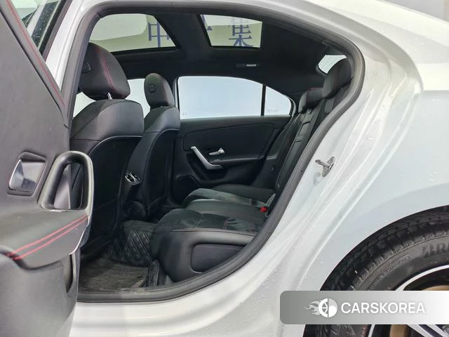 Mercedes-Benz Class A 2024 Белый из Китая, фото 3