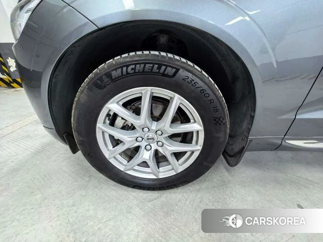 Volvo XC60 2020 Темно-серый из Китая, фото 3