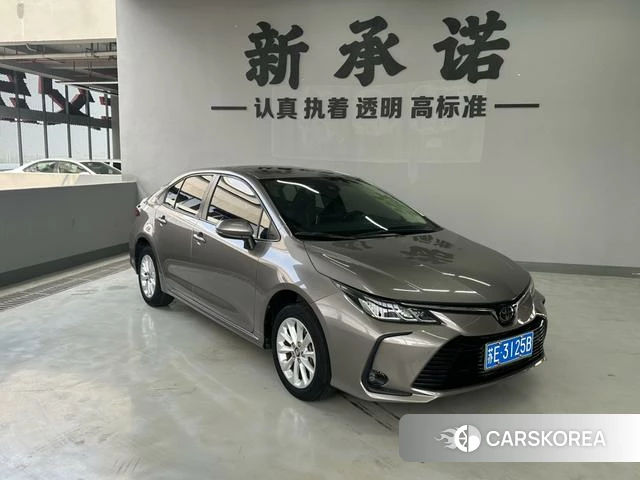 Toyota Corolla 2021 Коричневый из Китая, фото 3