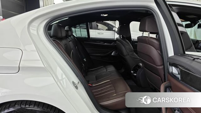 BMW 5 Series (G30) 2018 Белый из Кореи, фото 3