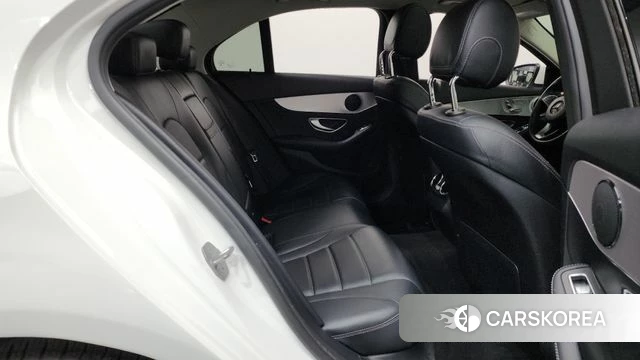 Mercedes-Benz C-Class W205 2018 Белый из Кореи, фото 3