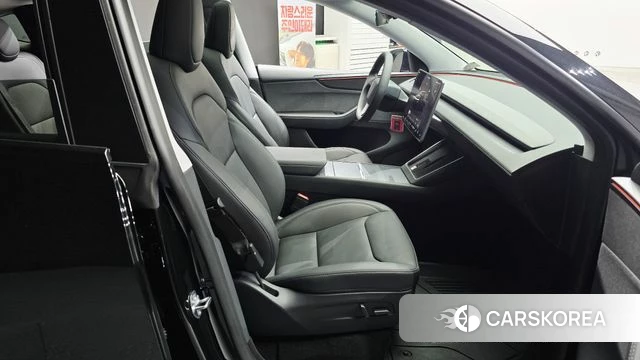Tesla Model Y 2025 Черный из Кореи, фото 3