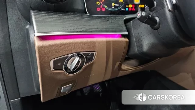 Mercedes-Benz E-Class W213 2022 Серый из Кореи, фото 3