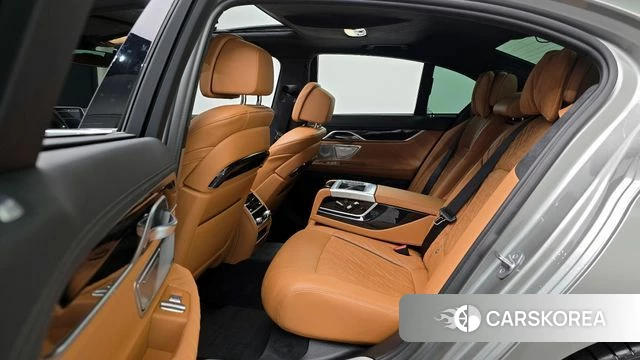 BMW 7 Series (G11) 2022 Серебристо-серый из Кореи, фото 3