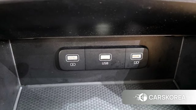 Kia Carnival 4th generation 2023 Белый из Кореи, фото 3