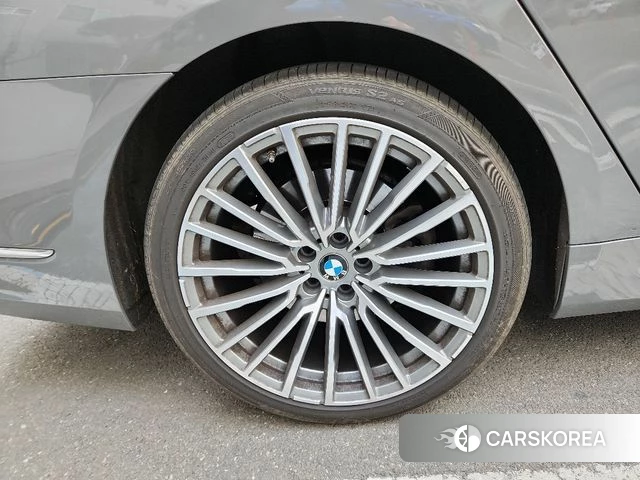 BMW 7 Series (G11) 2020 Серебристо-серый из Кореи, фото 3