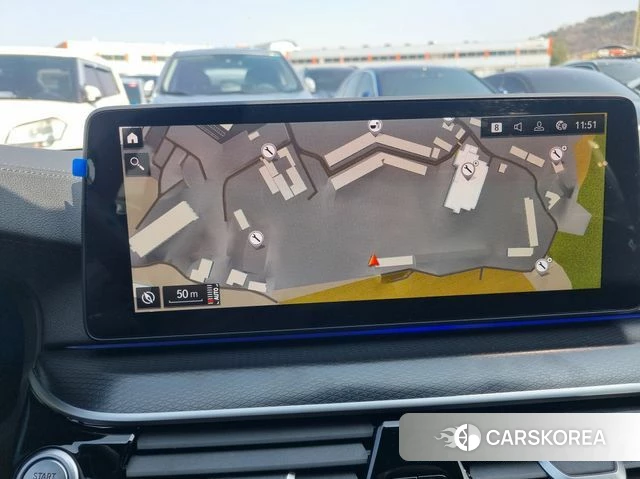 BMW 5 Series (G30) 2023 Серебристо-серый из Кореи, фото 3