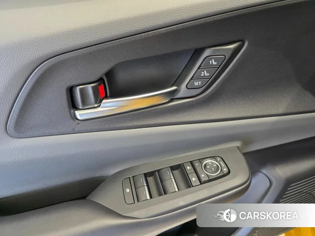 Toyota Prius 5th Generation 2024 Желтый из Кореи, фото 3