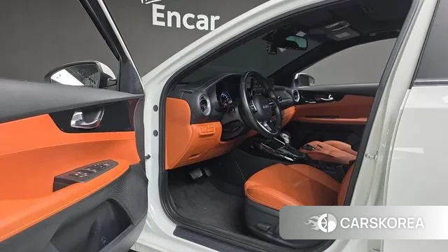 Kia The New K3 2nd generation 2022 Белый из Кореи, фото 3