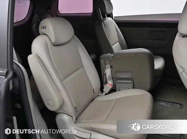 Kia The New Carnival 2018 Серебристо-серый из Кореи, фото 3