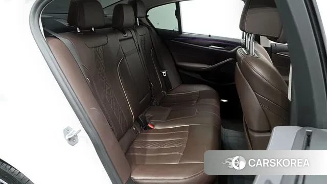 BMW 5 Series (G30) 2022 Белый из Кореи, фото 3